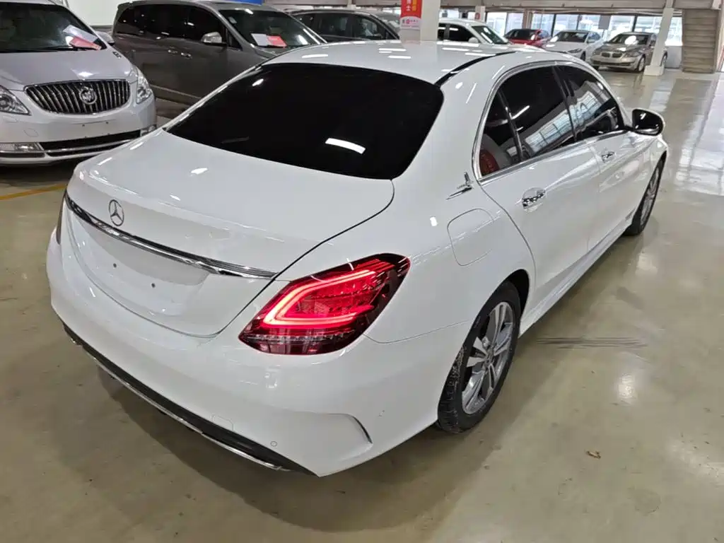 Mercedes-Benz C-Class — миниатюра 7
