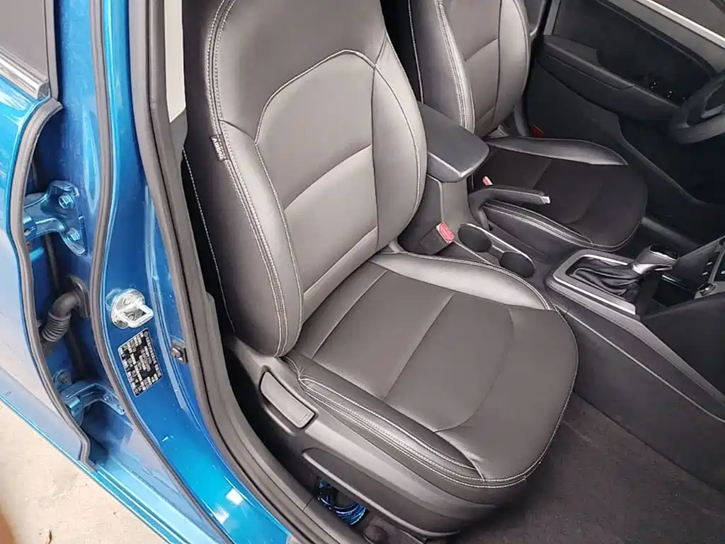 Hyundai Elantra — миниатюра 25