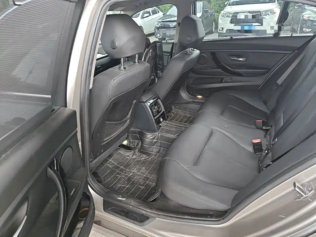 BMW 3 Series — миниатюра 17