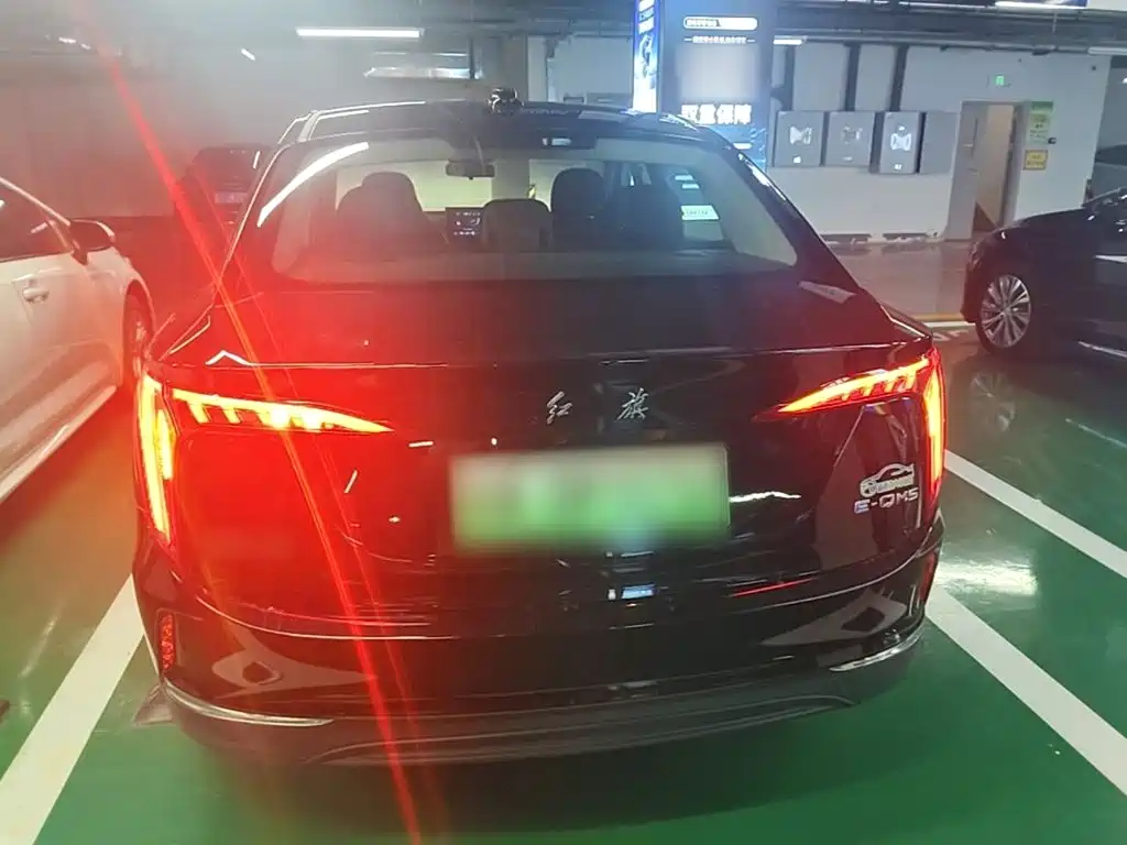 Hongqi Hongqi E-QM5 — миниатюра 6