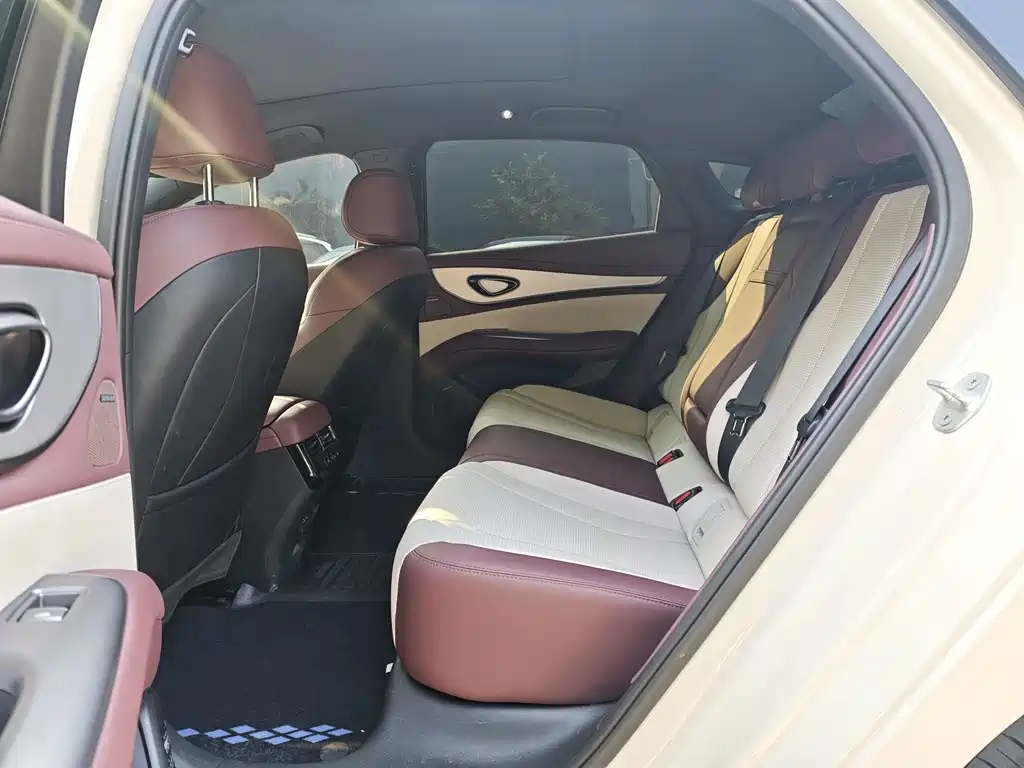 BYD Seal 07 DM-i — миниатюра 8