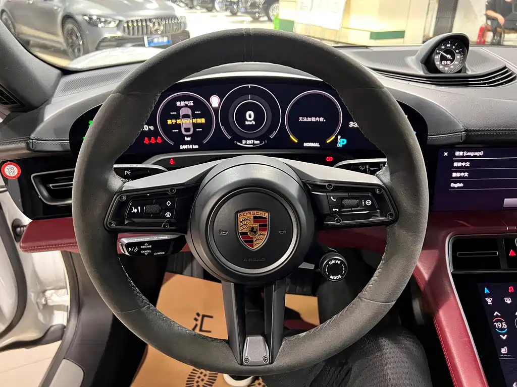 Porsche Taycan — миниатюра 11