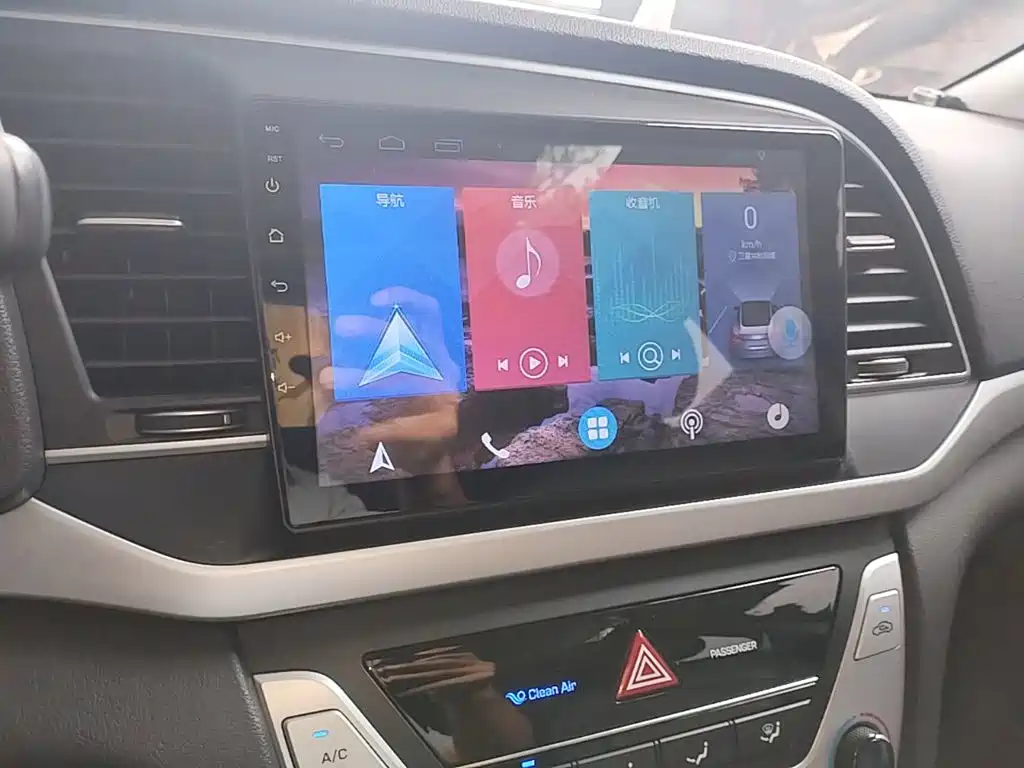 Hyundai Elantra — миниатюра 13