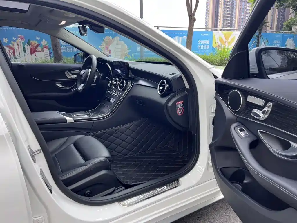 Mercedes-Benz C-Class — миниатюра 15