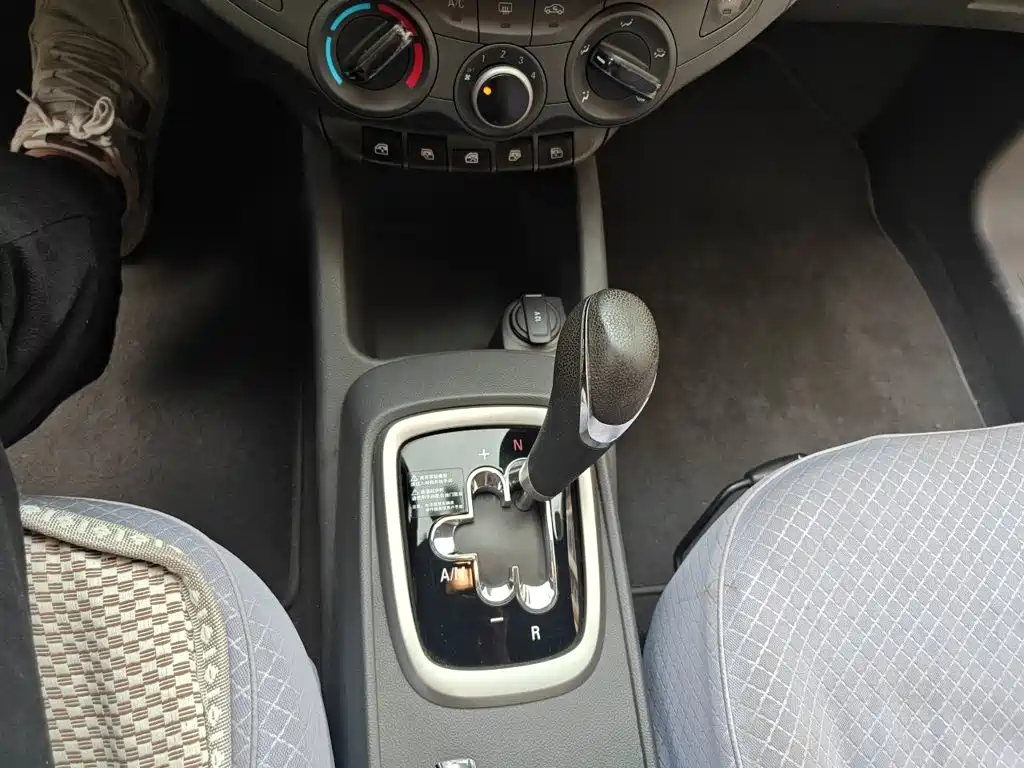 Chevrolet Sail — миниатюра 11