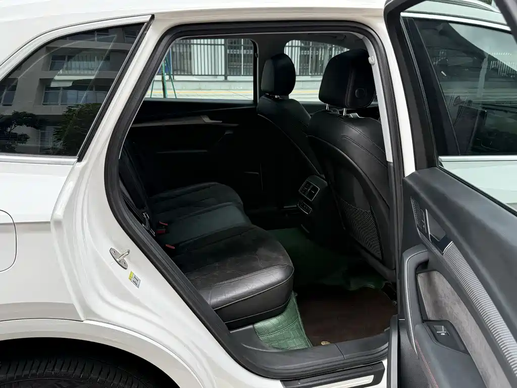 Audi Q5L — миниатюра 19