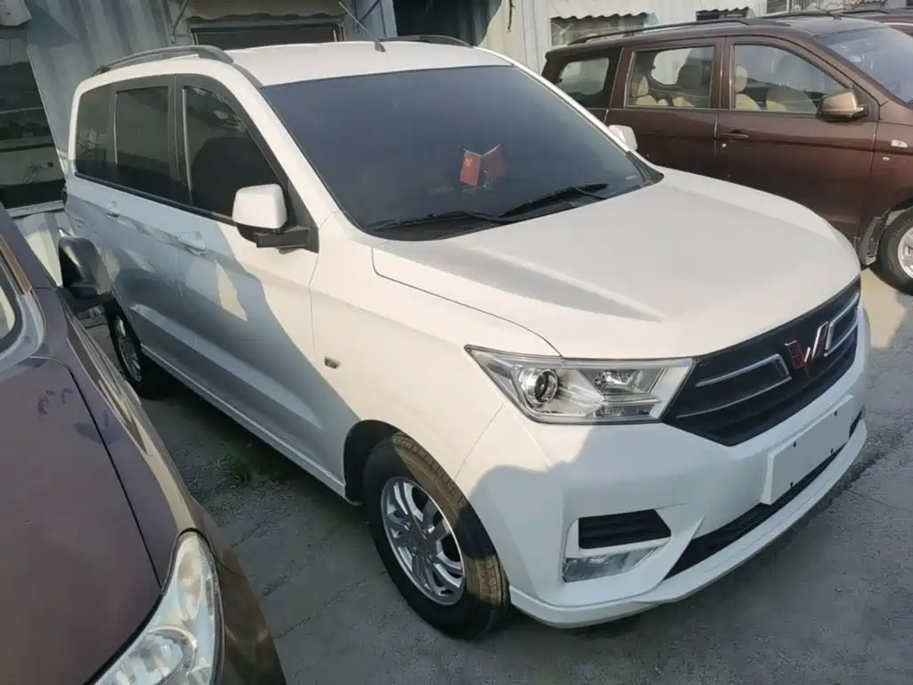 Wuling Hongguang — миниатюра 4