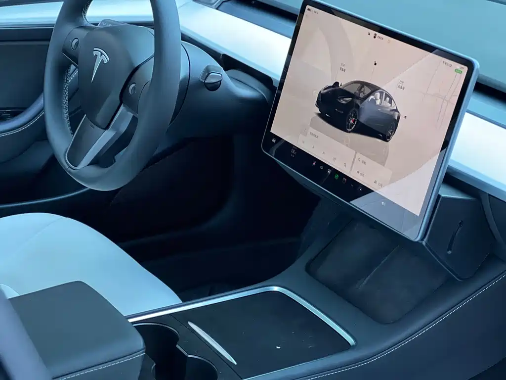 Tesla Model 3 — миниатюра 13