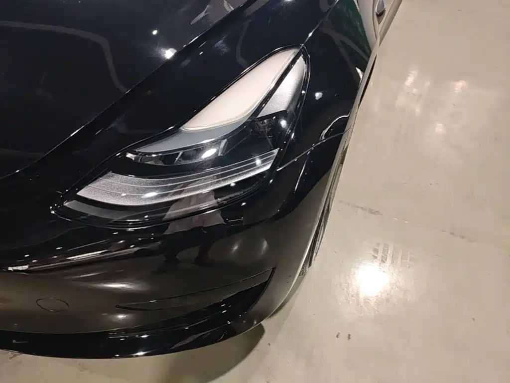 Tesla Model 3 — миниатюра 24