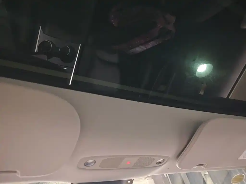 Tesla Model 3 — миниатюра 18