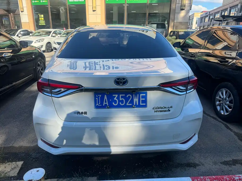Toyota Corolla Hybrid — миниатюра 10