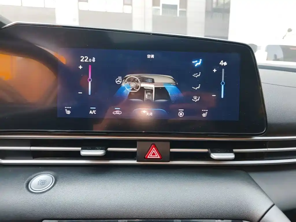 Hyundai Elantra — миниатюра 13