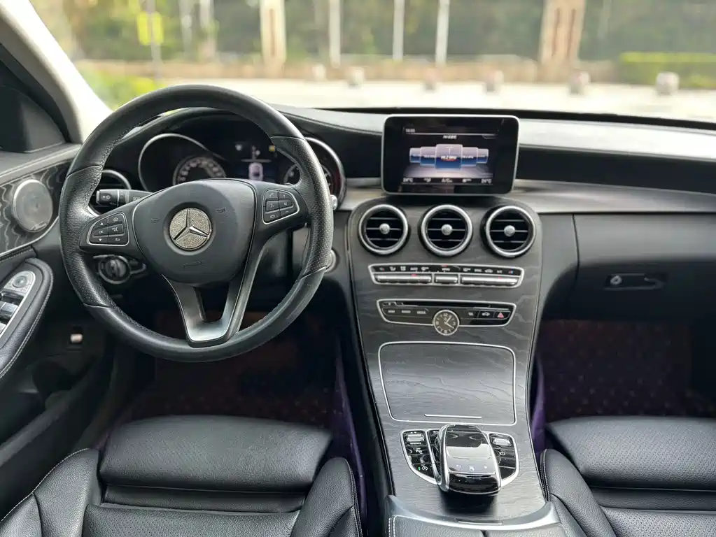 Mercedes-Benz C-Class — миниатюра 11