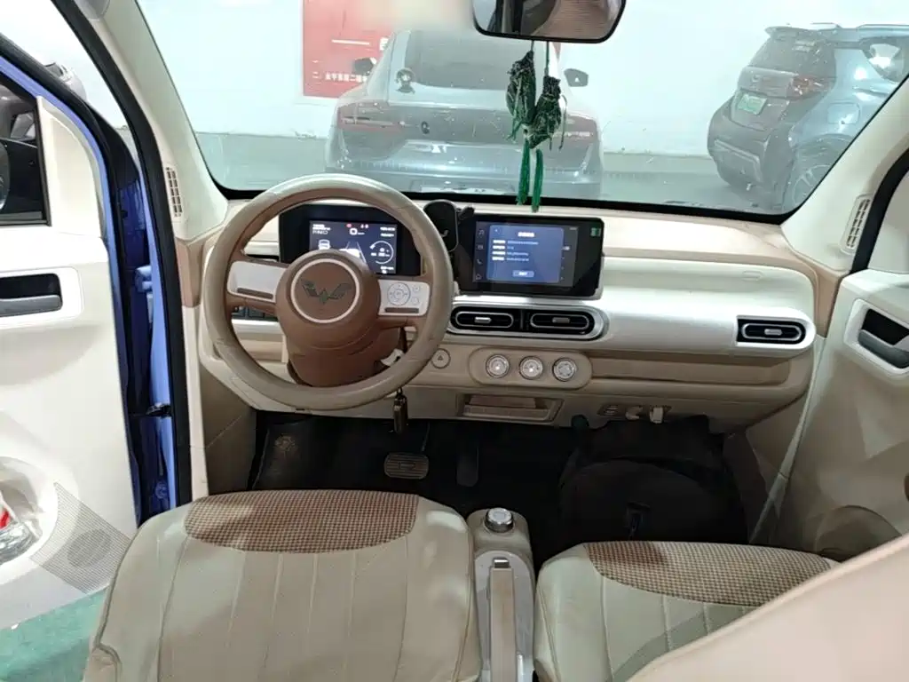 Wuling MINIEV — миниатюра 10