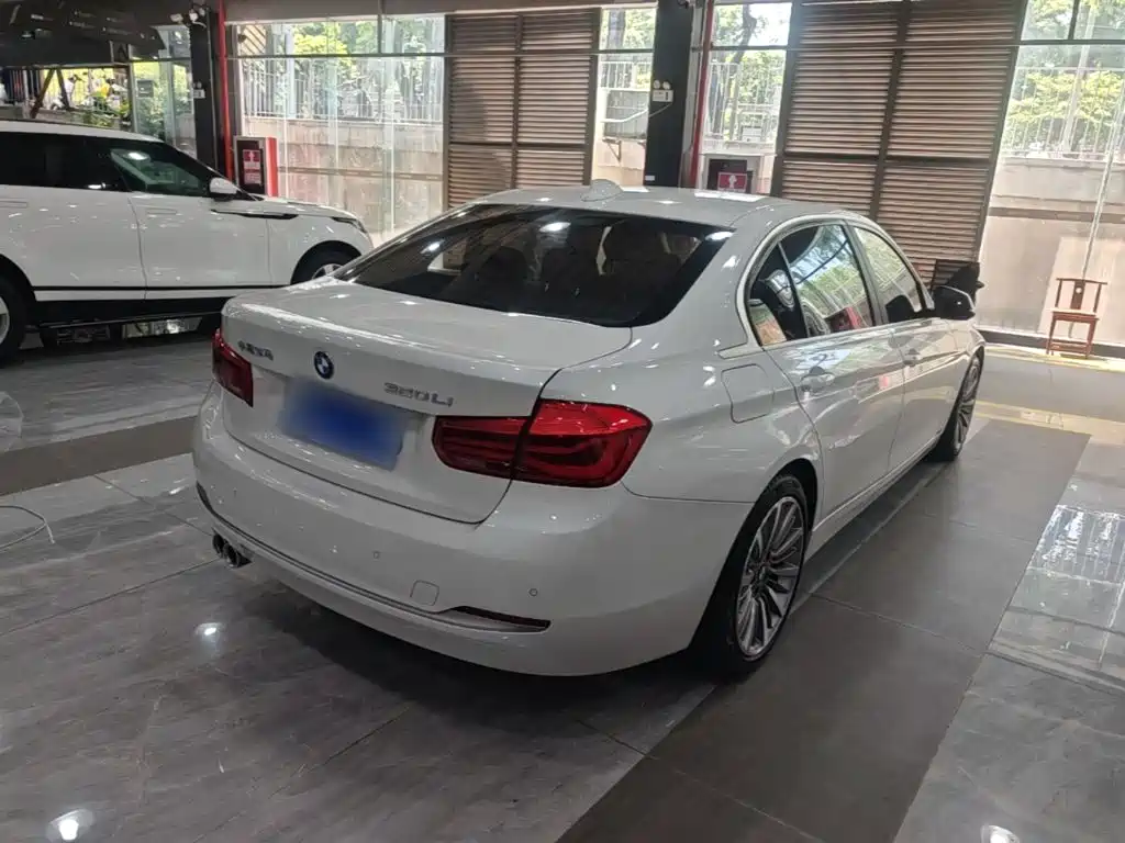 BMW 3 Series — миниатюра 7
