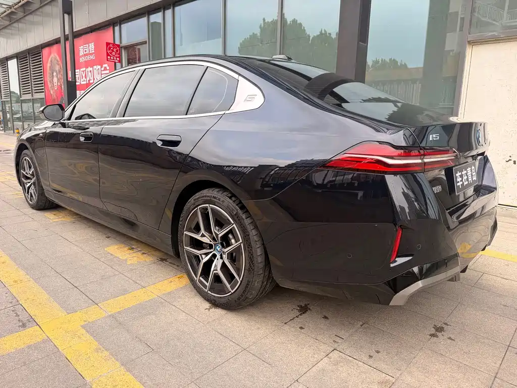 BMW i5 — миниатюра 12