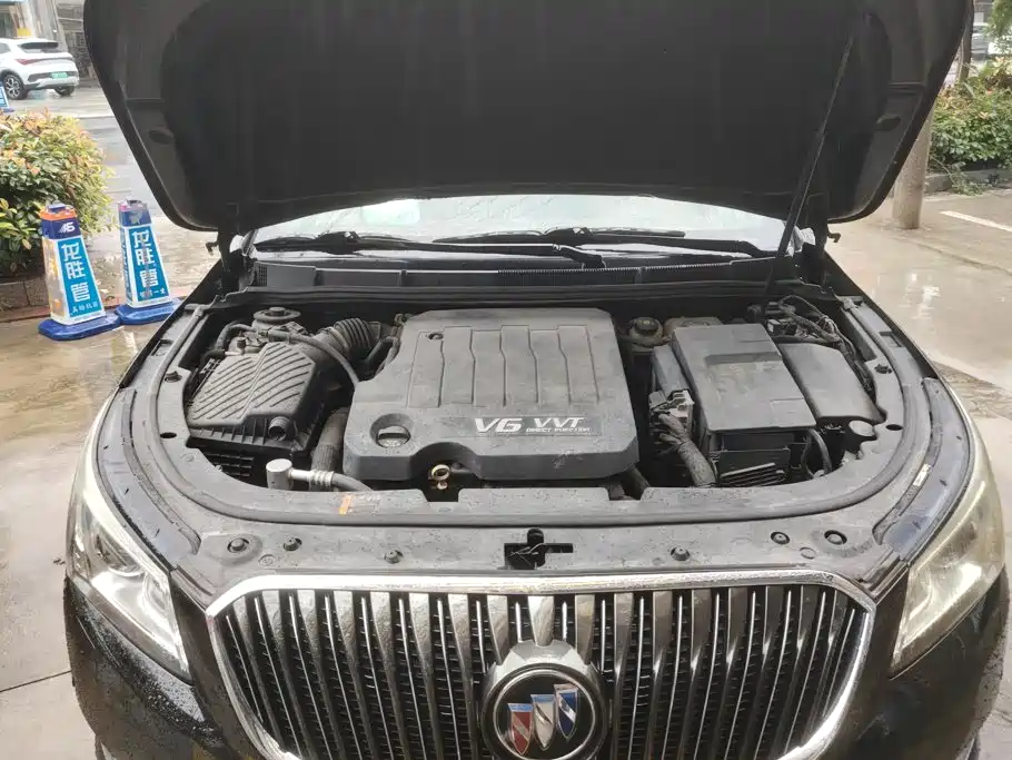 Buick LaCrosse — миниатюра 10