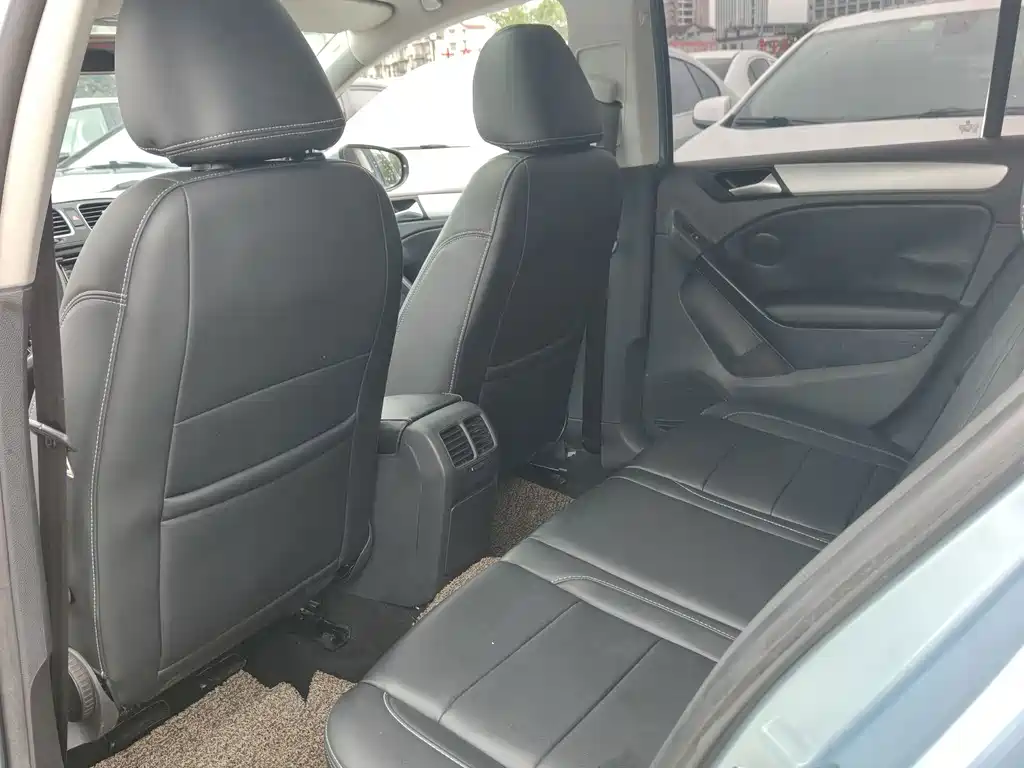 Volkswagen Golf — миниатюра 3