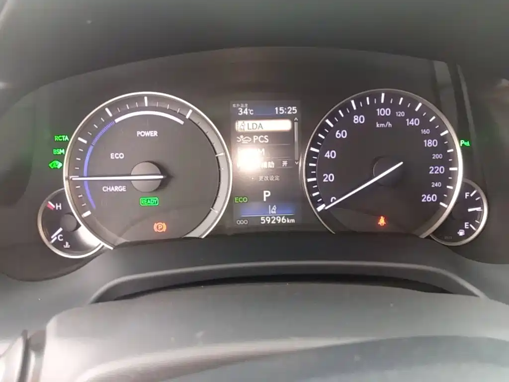 Lexus RX — миниатюра 8