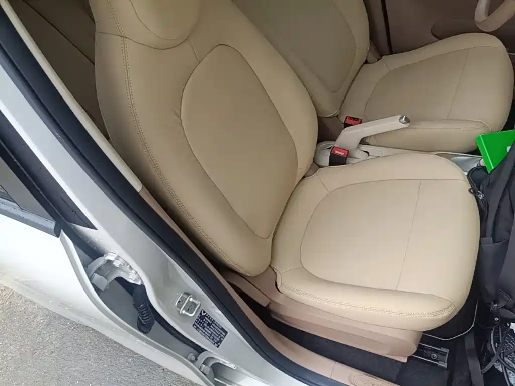 Wuling MINIEV — миниатюра 25