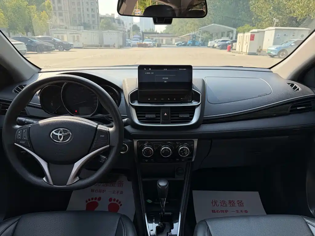 Toyota Yaris L — миниатюра 12