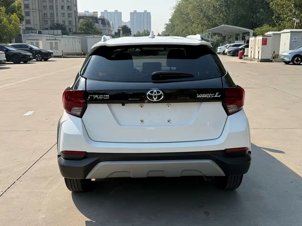 Toyota Yaris L — миниатюра 17