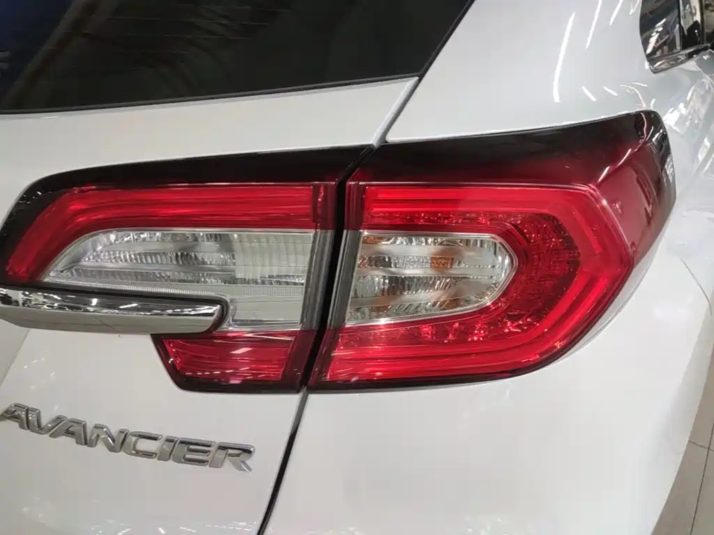 Honda Avancier — миниатюра 8