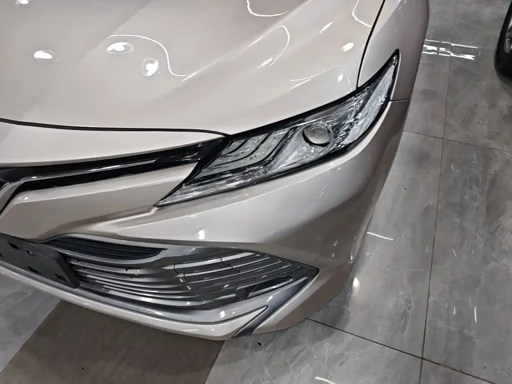 Toyota Camry — миниатюра 24
