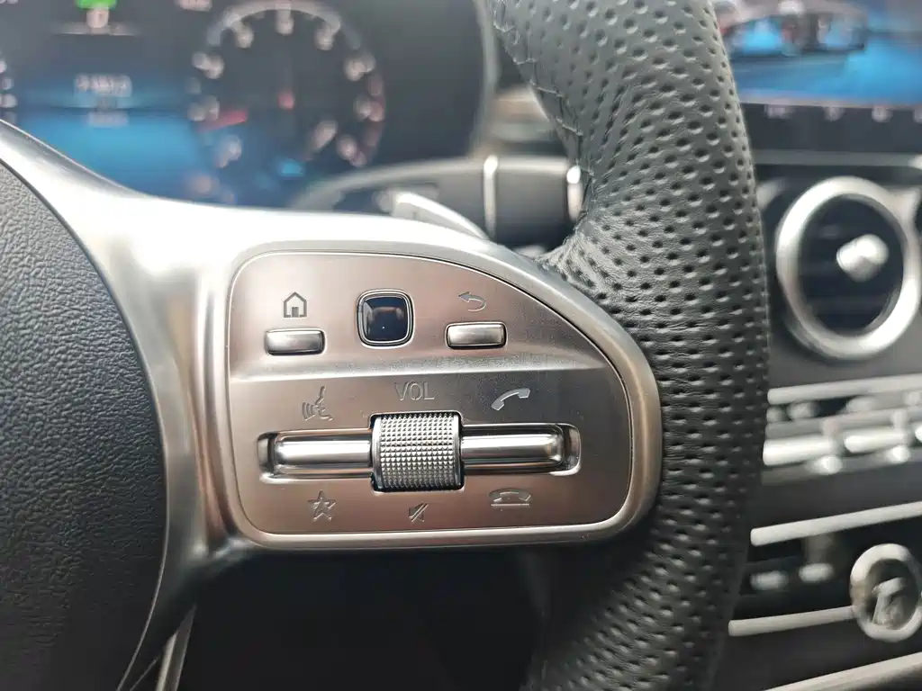 Mercedes-Benz C-Class — миниатюра 13