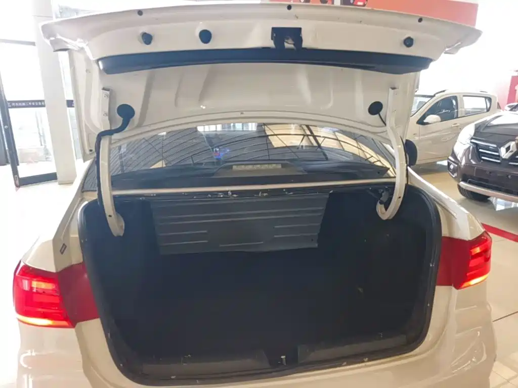 Volkswagen Santana — миниатюра 19