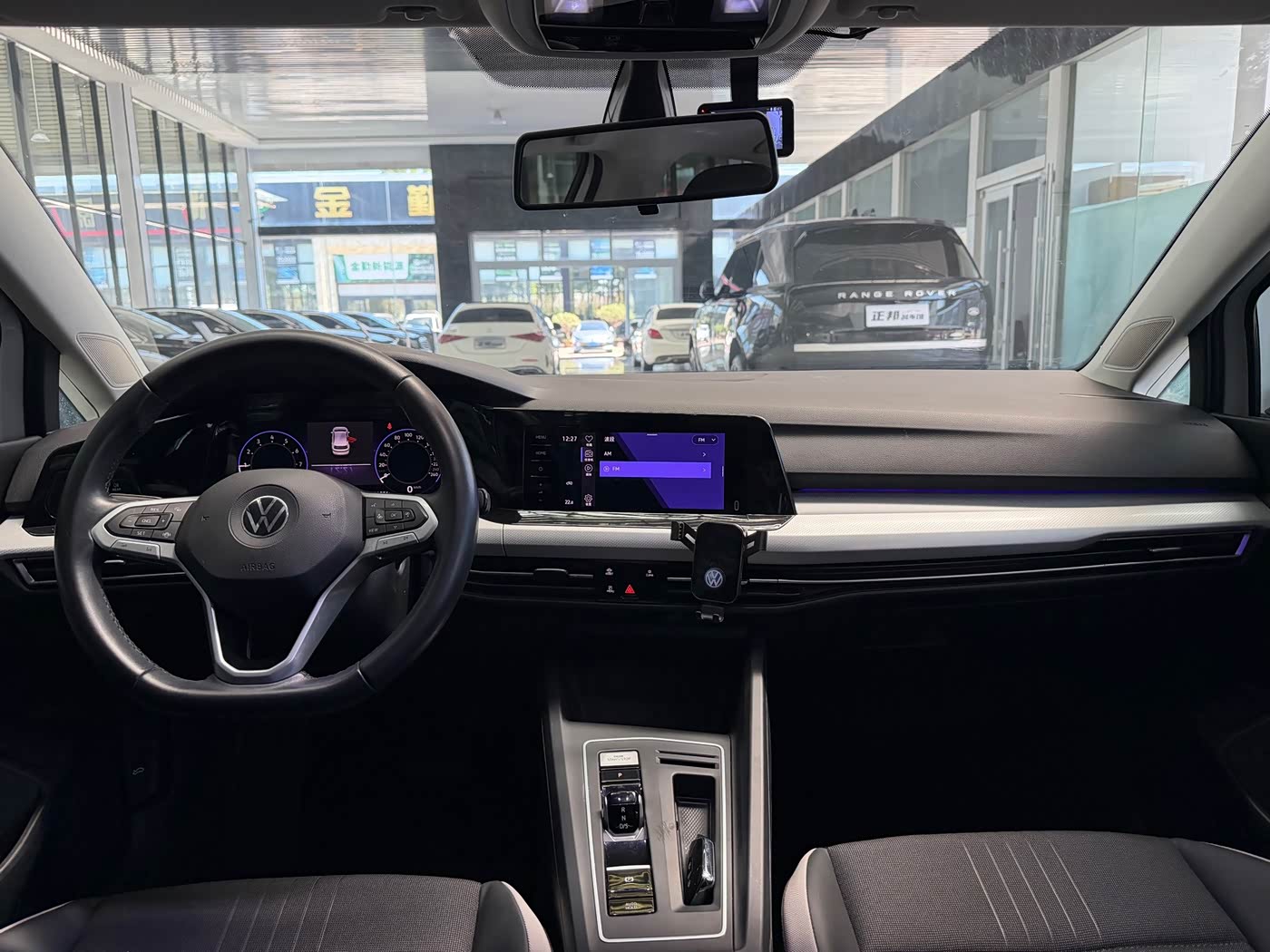 Volkswagen Golf 1.4 л 2022 г. Белый, пробег 36000 км