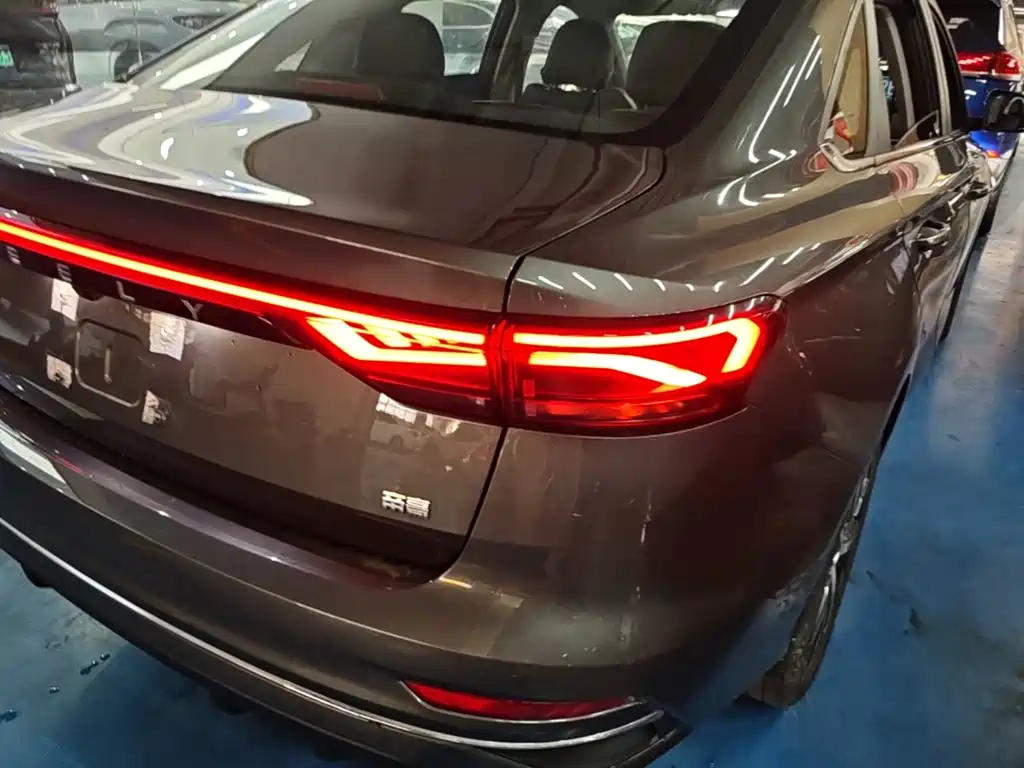 Geely Emgrand — миниатюра 8