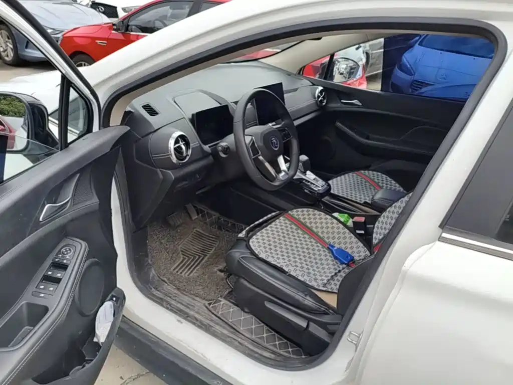 BYD Yuan EV — миниатюра 16