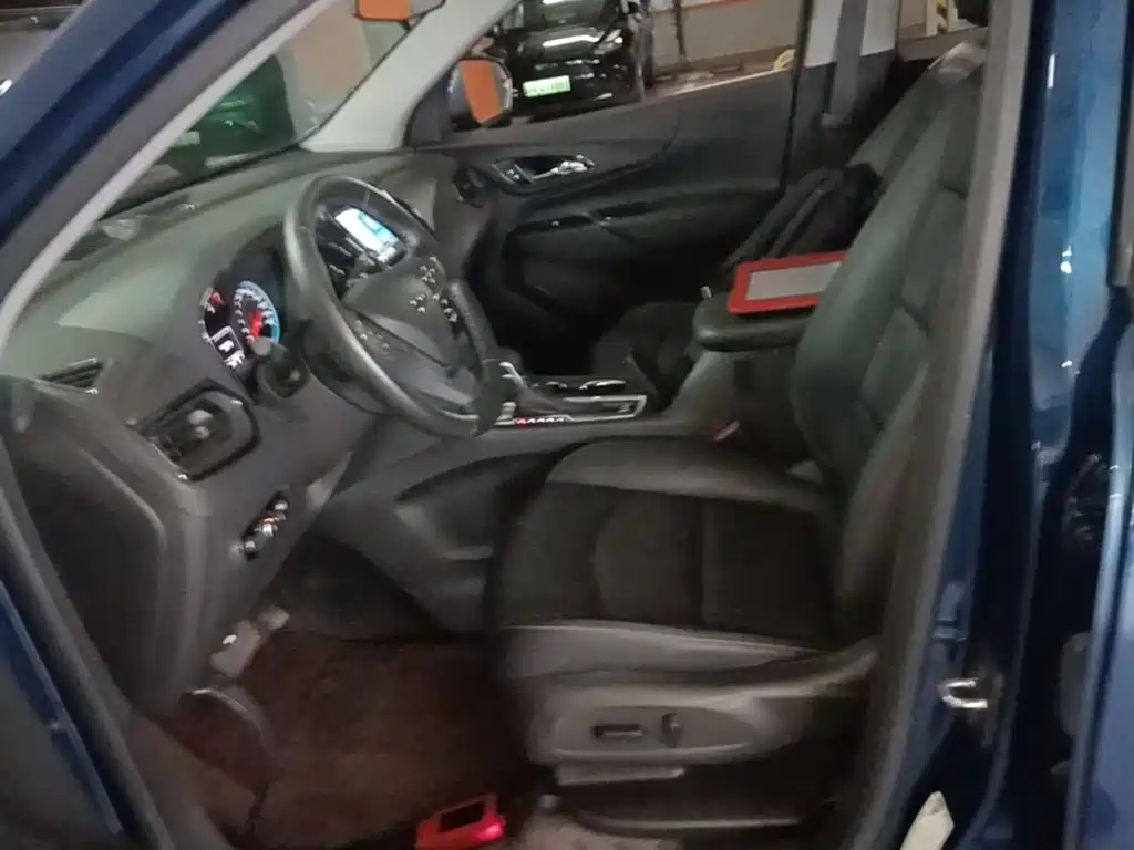 Chevrolet Equinox — миниатюра 15