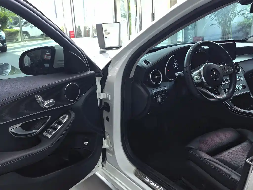 Mercedes-Benz C-Class — миниатюра 5