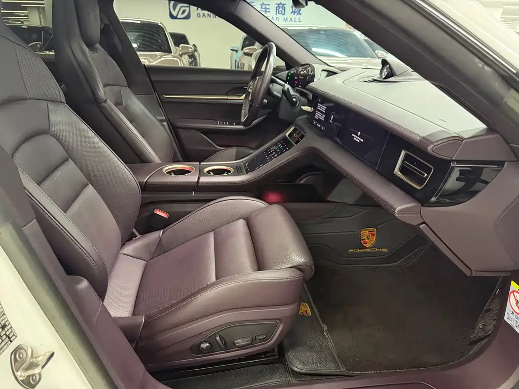 Porsche Taycan — миниатюра 12