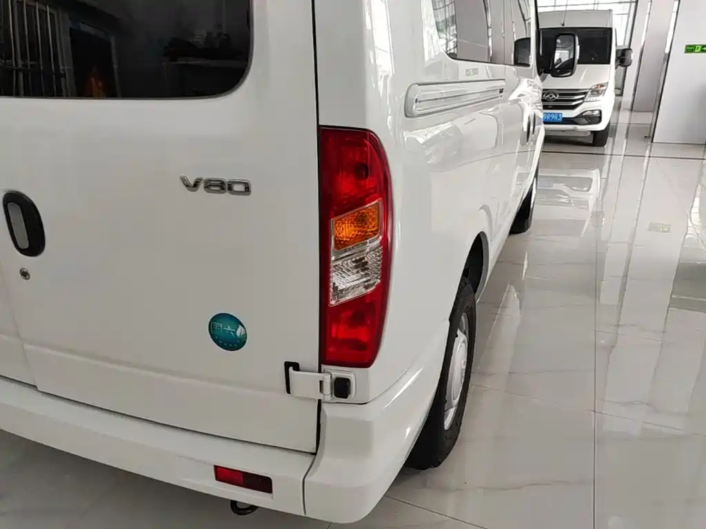 MAXUS V80 — миниатюра 8