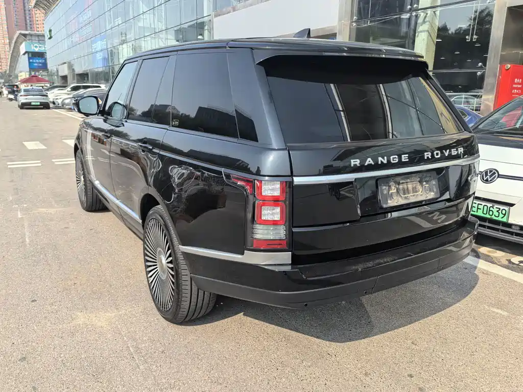 Land Rover Range Rover — миниатюра 8