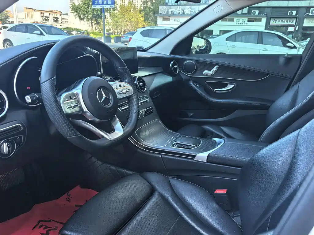 Mercedes-Benz C-Class — миниатюра 6