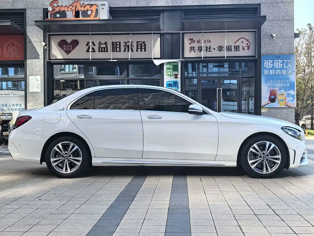 Mercedes-Benz C-Class — миниатюра 7
