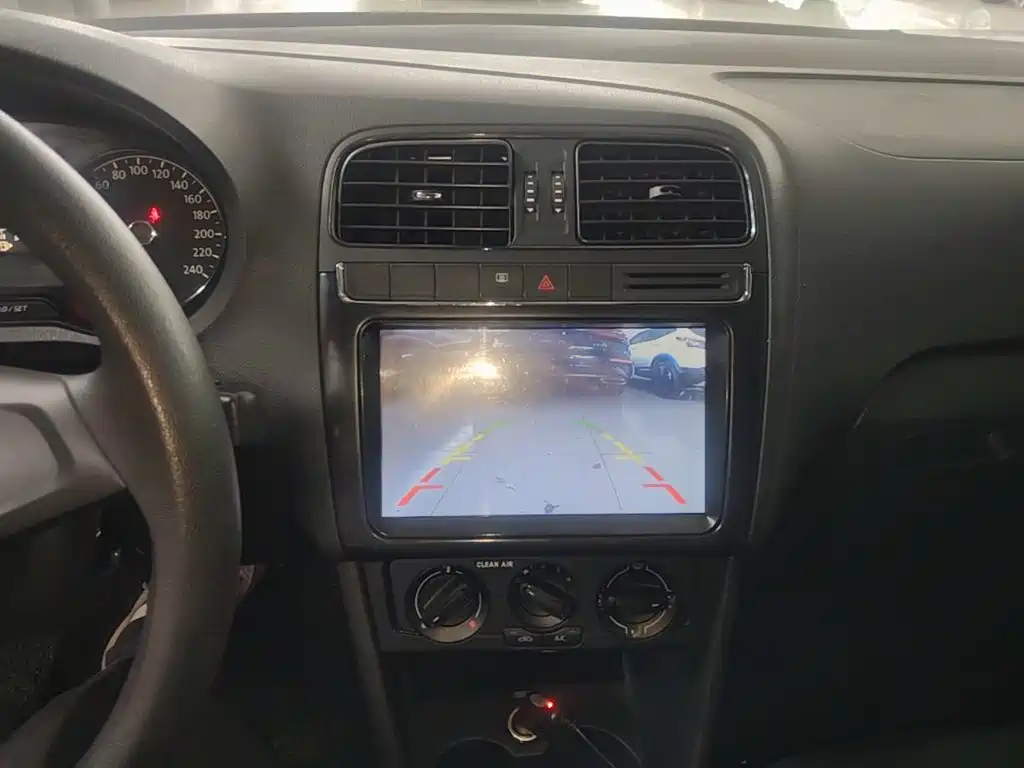 Volkswagen Polo — миниатюра 13