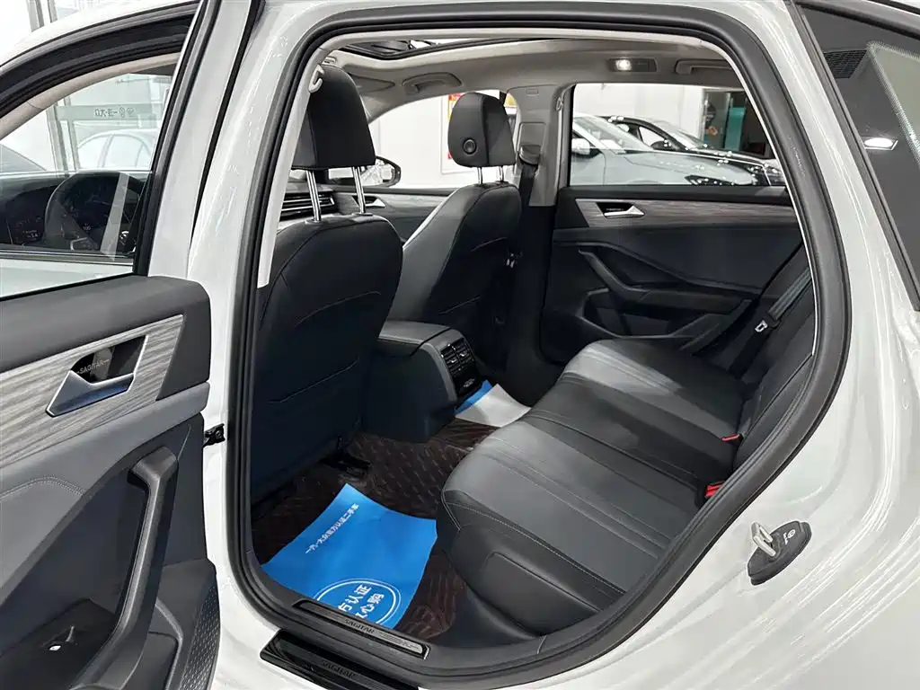 Volkswagen Sagitar — миниатюра 28