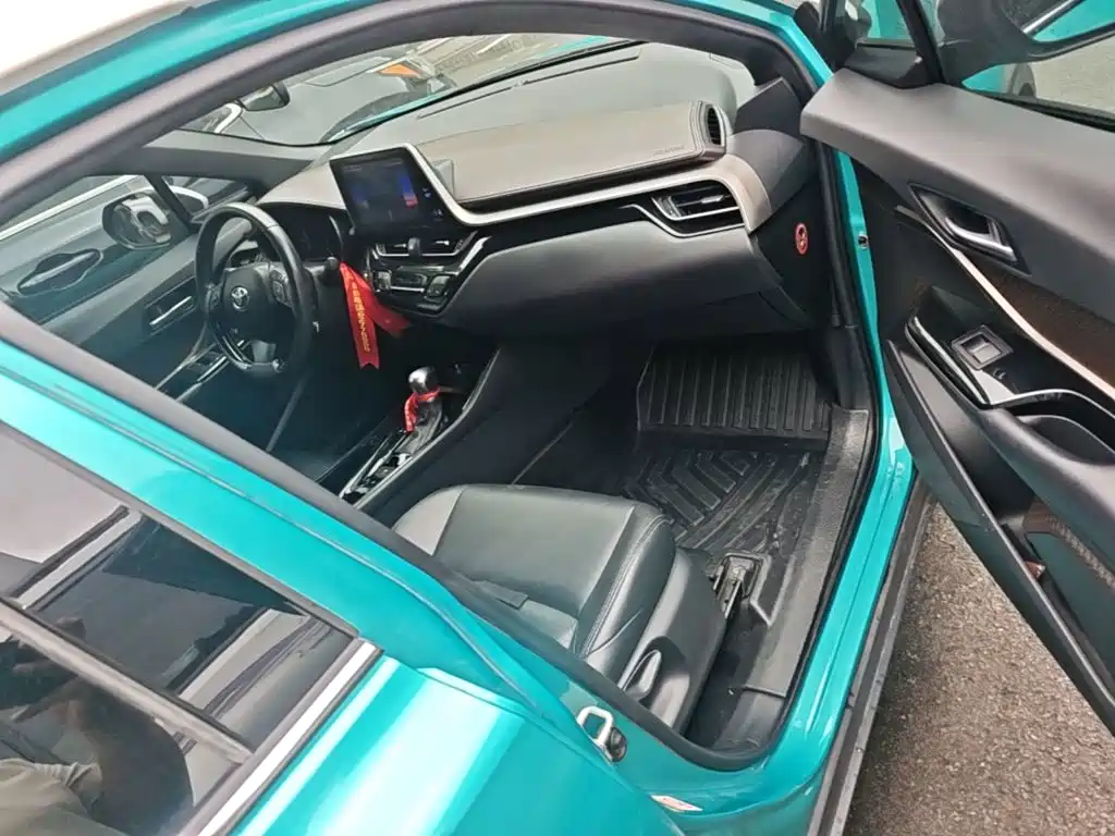 Toyota C-HR — миниатюра 9