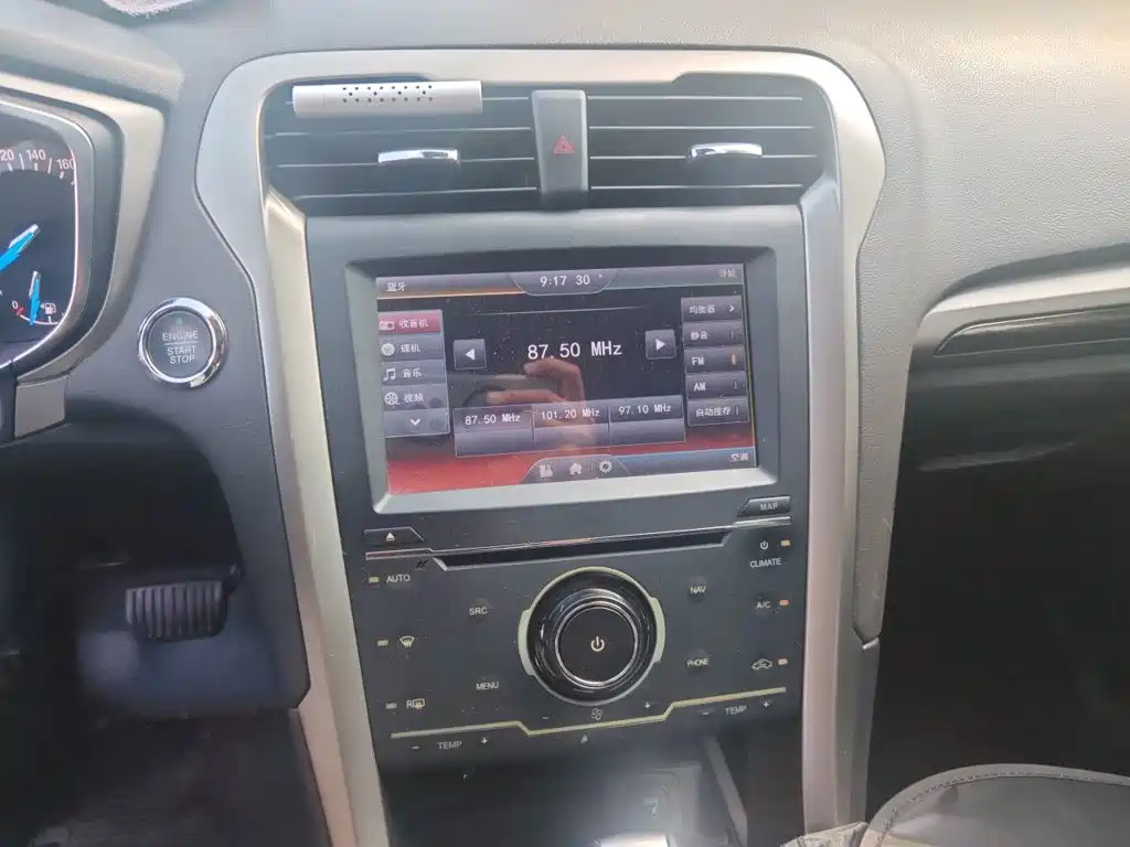 Ford Mondeo — миниатюра 9