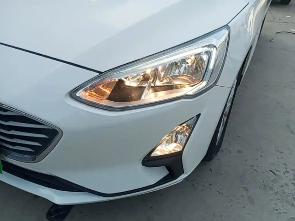 Ford Focus — миниатюра 24