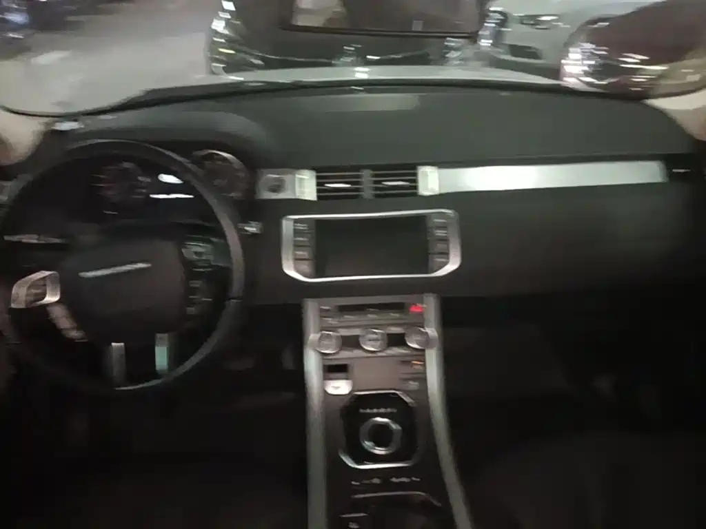 Land Rover Evoque — миниатюра 10