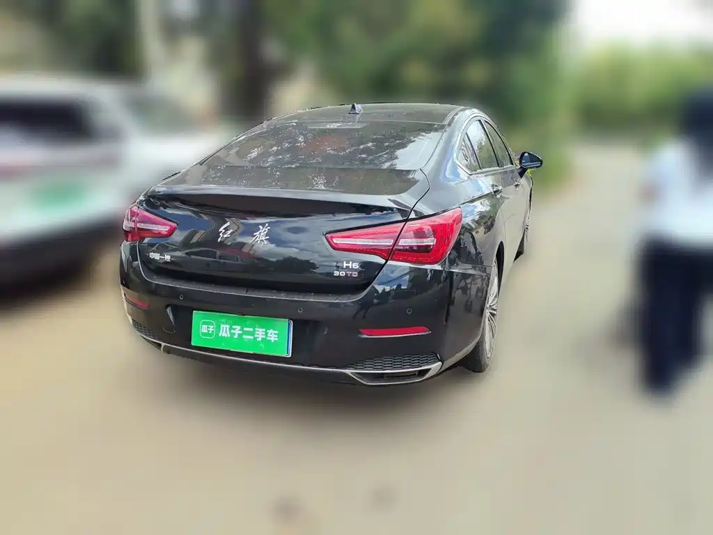 Hongqi Hongqi H5 — миниатюра 4