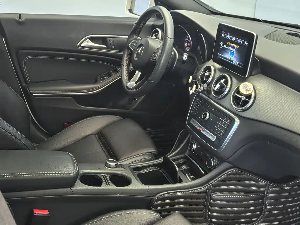 Mercedes-Benz CLA (Import) — миниатюра 13