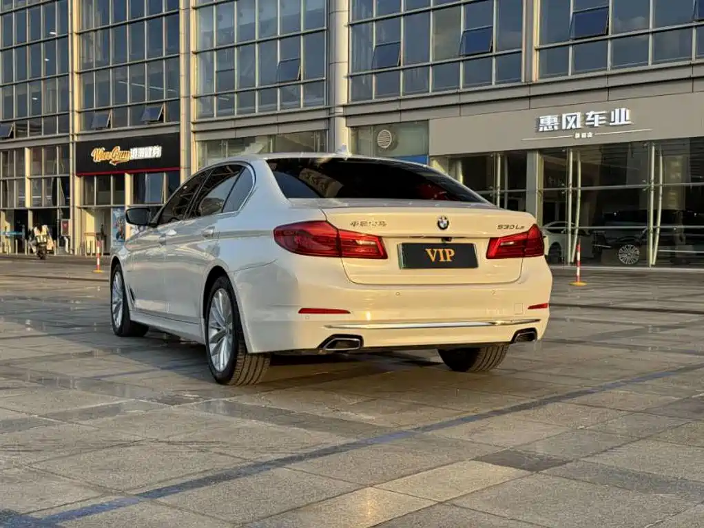 BMW 5 Series New Energy — миниатюра 18