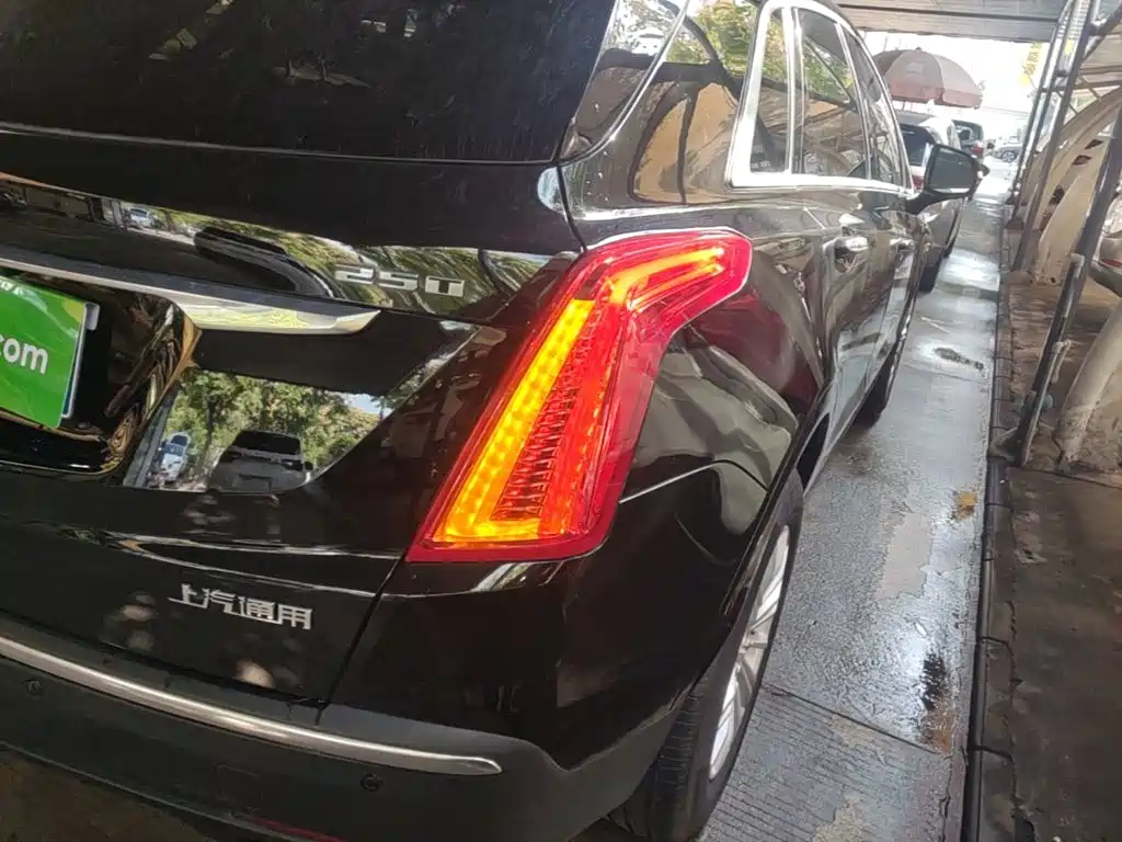 Cadillac XT5 — миниатюра 8